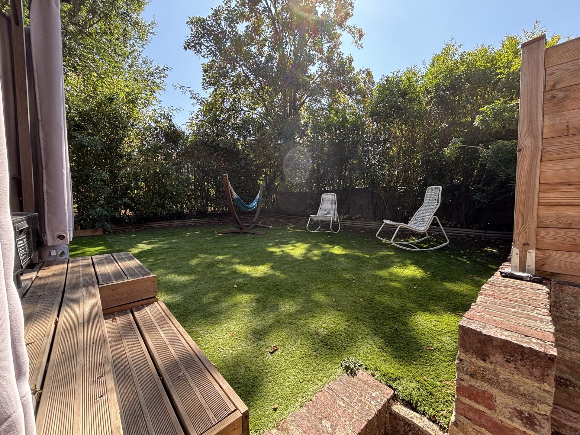 Studio avec terrasse et jardin