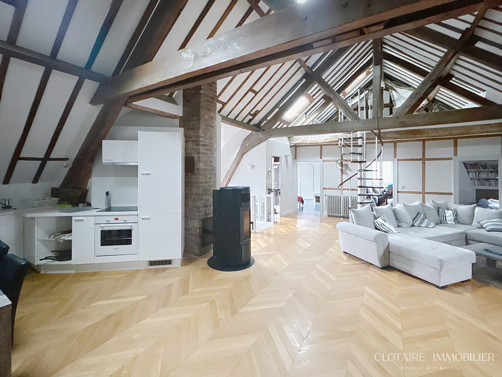 Appartement à louer, 7 pièces - Compiègne 60200