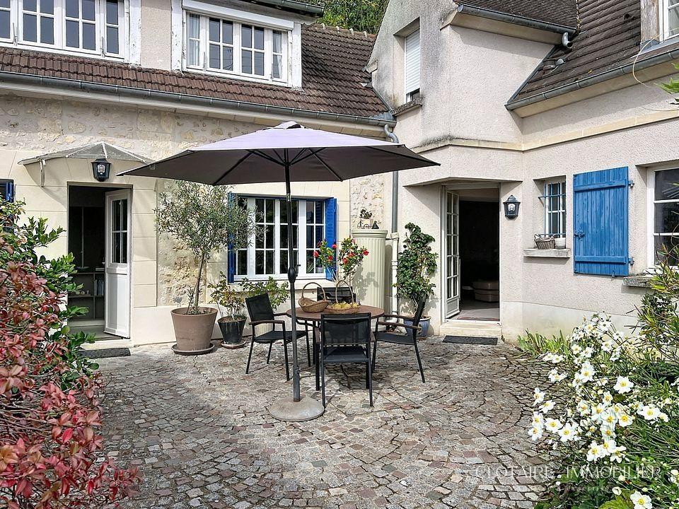 Maison ancienne de 162m², au calme