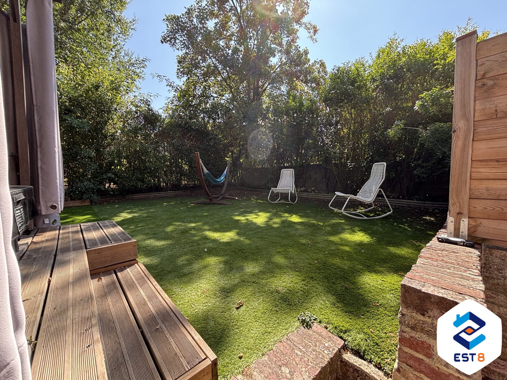 Studio avec terrasse et jardin