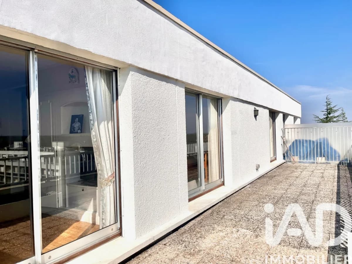 Appartement avec terrasses à COMPIEGNE