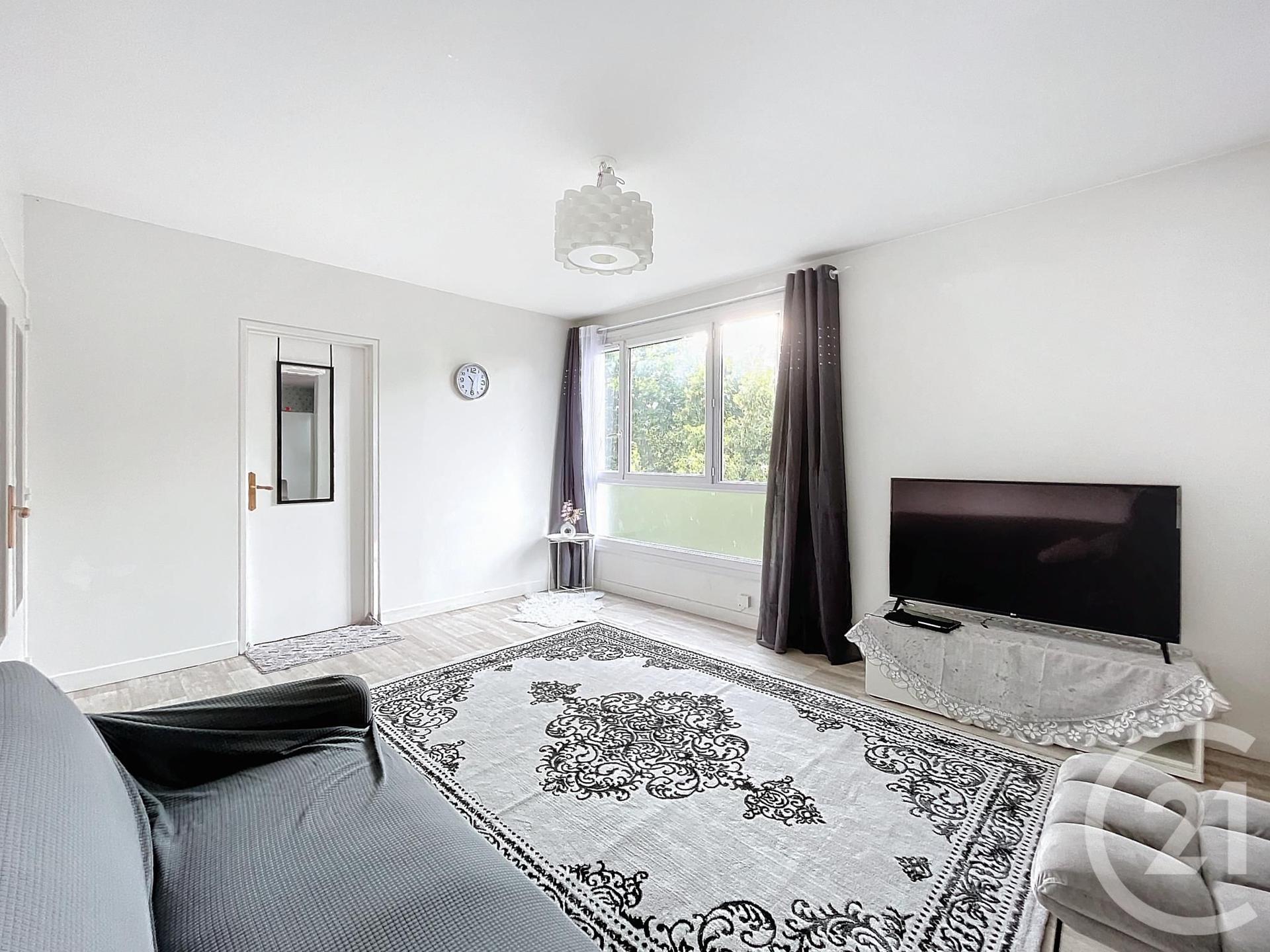 Appartement F2 à vendre - 3 pièces - 62.61 m2 - COMPIEGNE