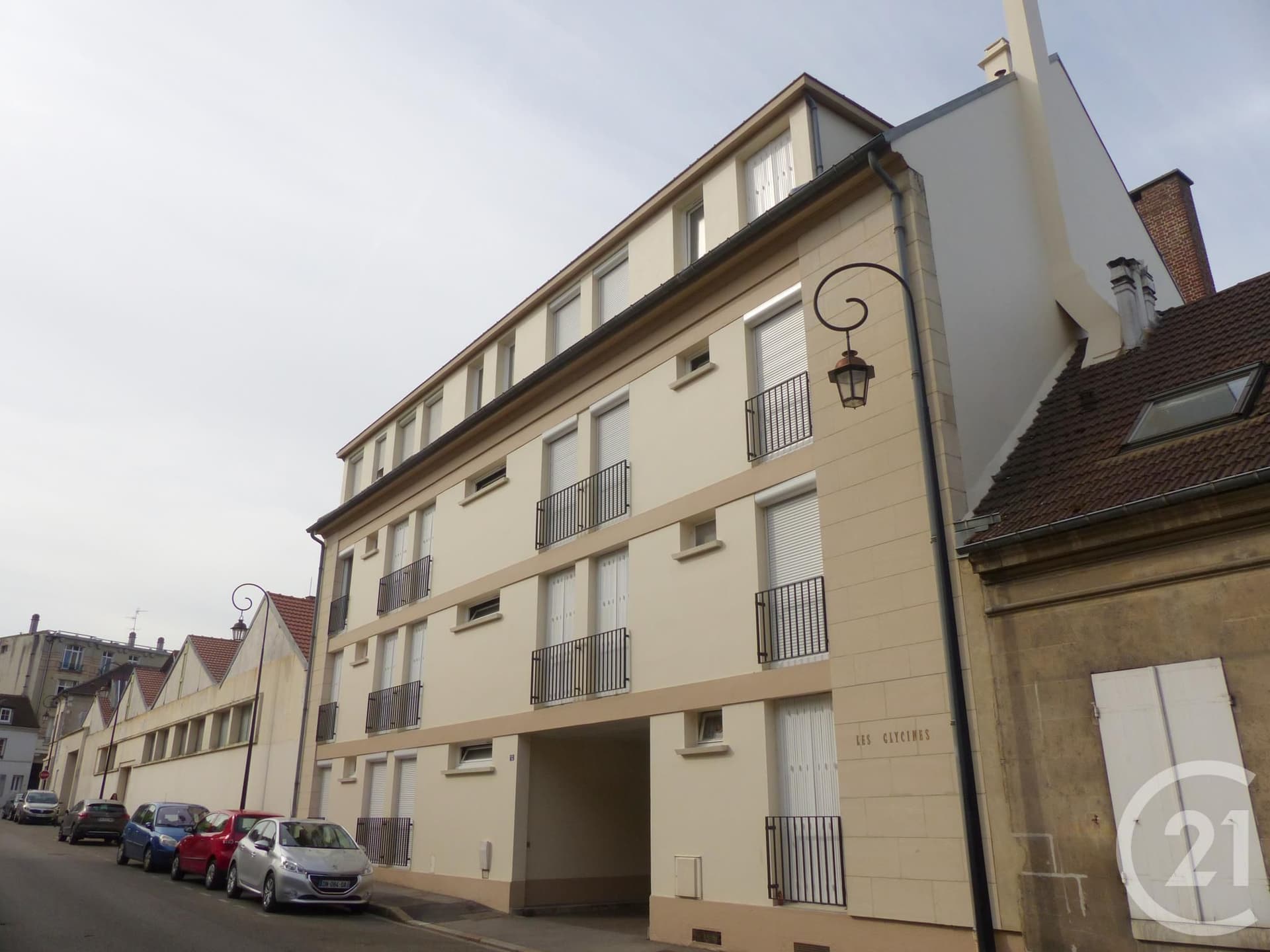 Appartement F1 à louer - 1 pièce - 23.0 m2 - COMPIEGNE