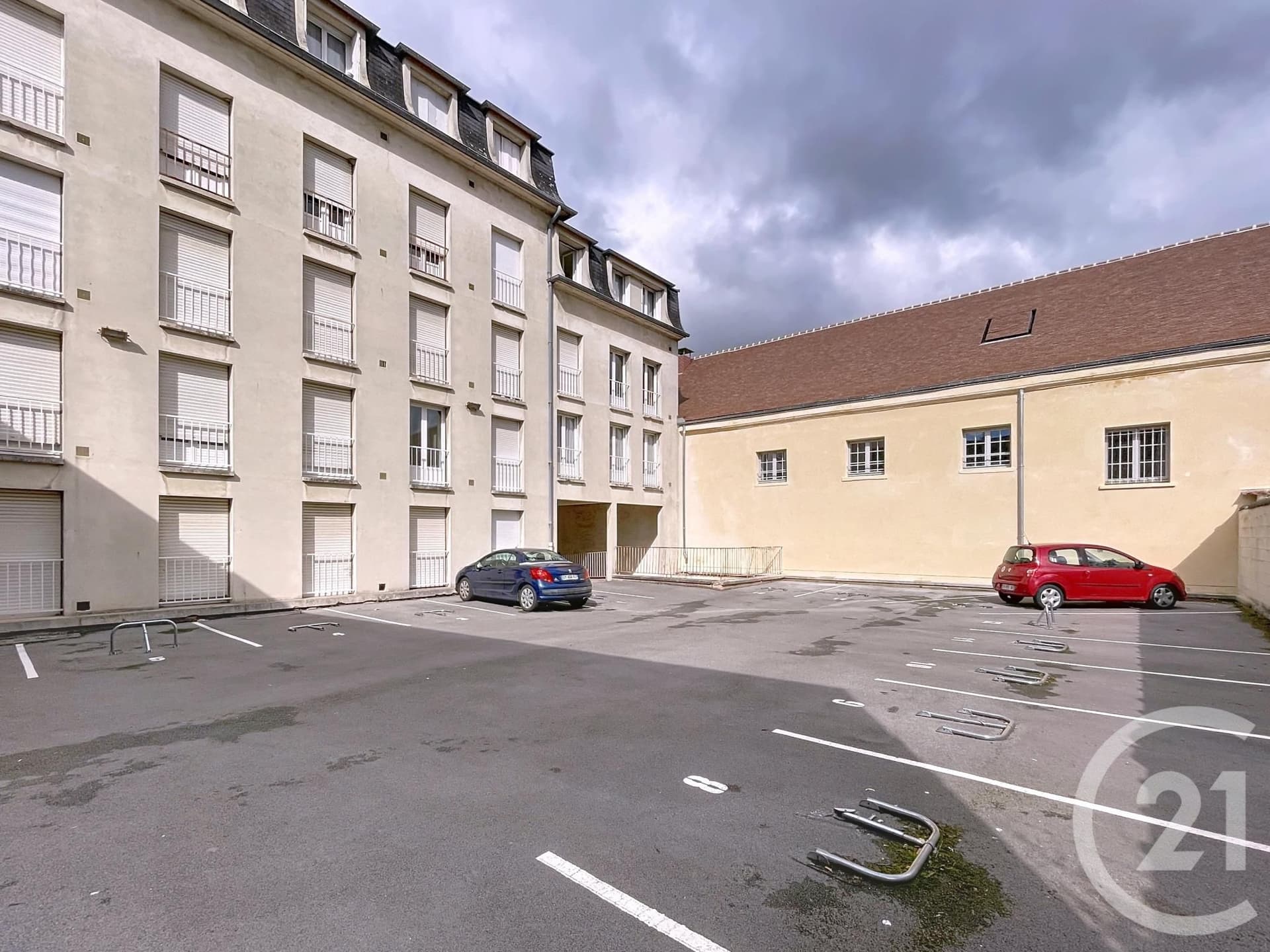 parking à louer - 10.0 m2 - COMPIEGNE