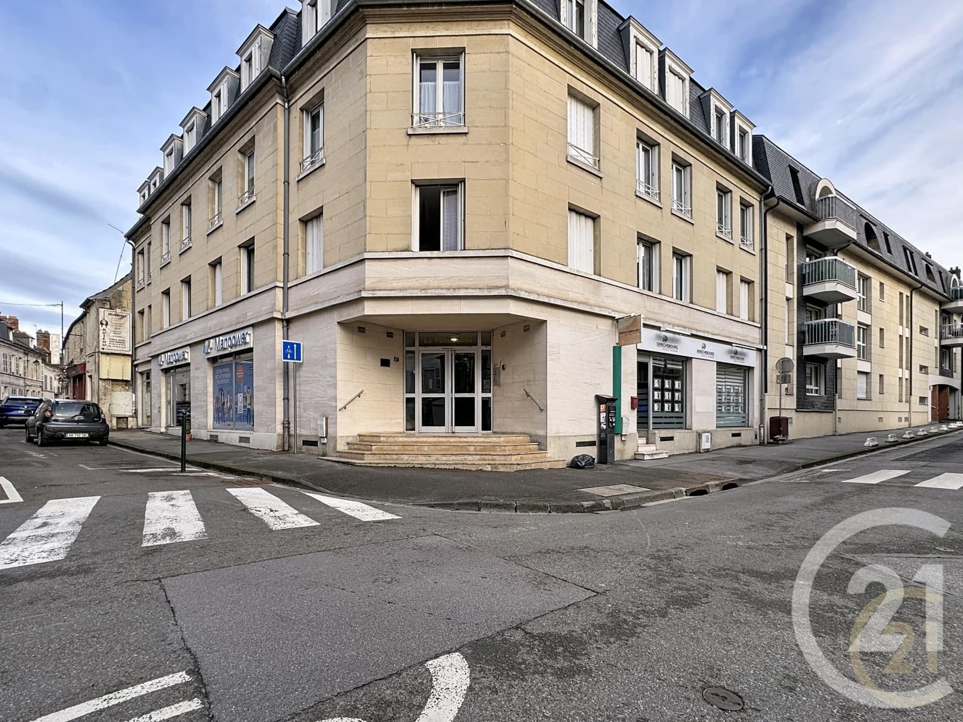 Appartement F2 à vendre - 2 pièces - 51.0 m2 - COMPIEGNE