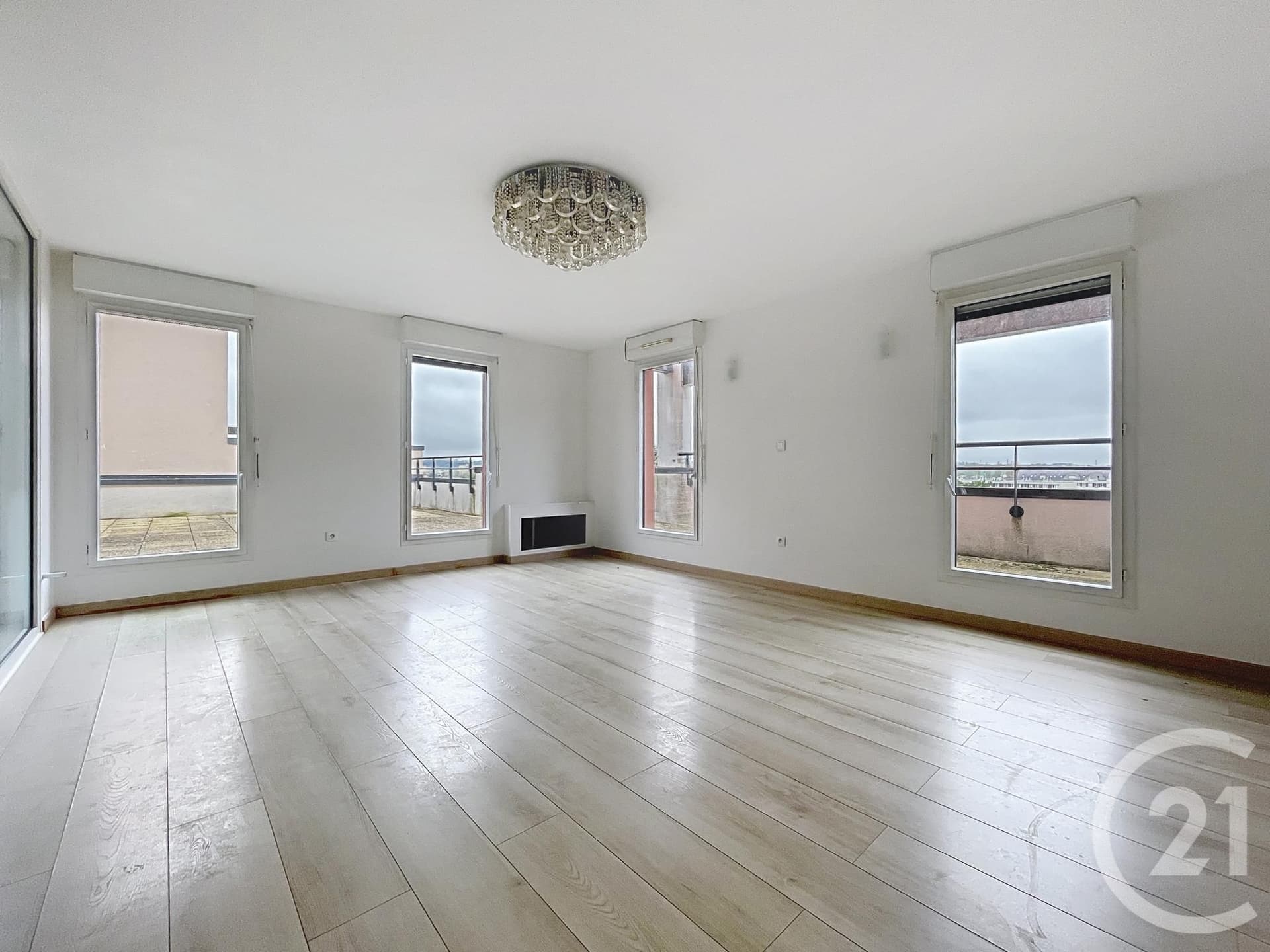 Appartement F3 à vendre - 3 pièces - 72.2 m2 - COMPIEGNE