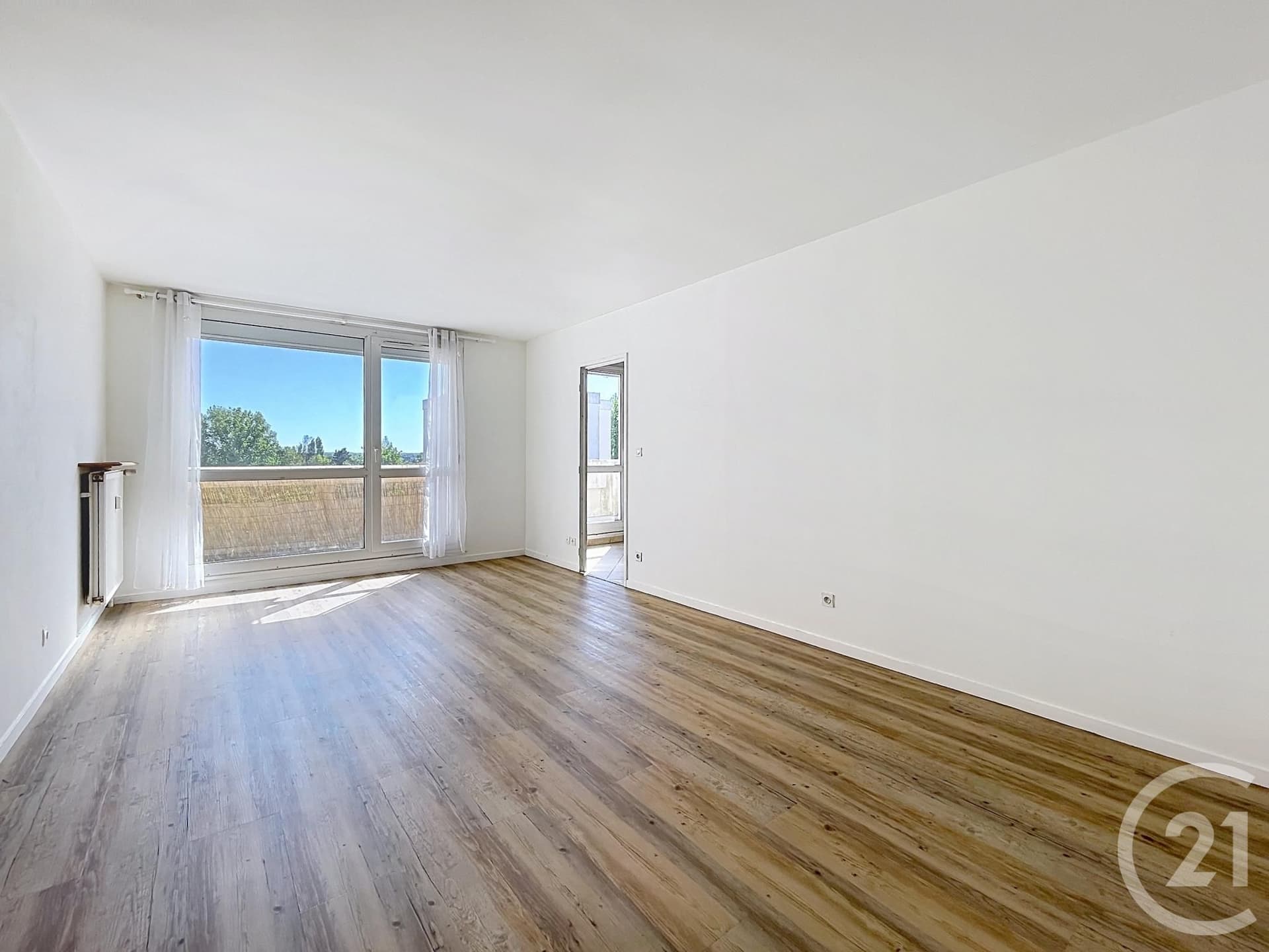 Appartement à vendre - 3 pièces - 76.07 m2 - COMPIEGNE