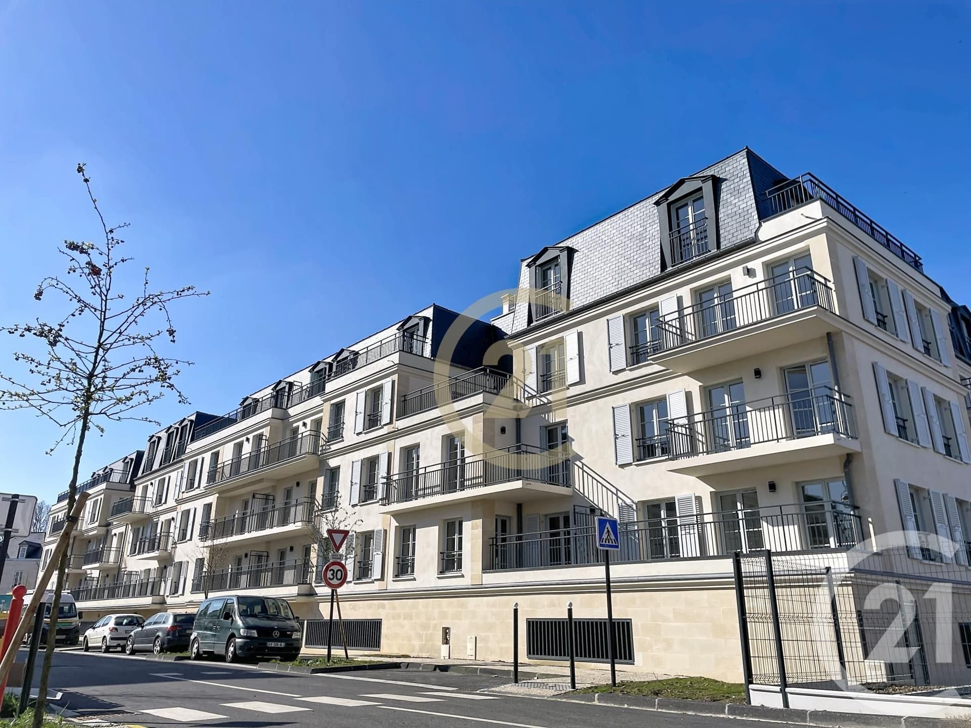 Appartement F4 à vendre - 4 pièces - 89.7 m2 - COMPIEGNE