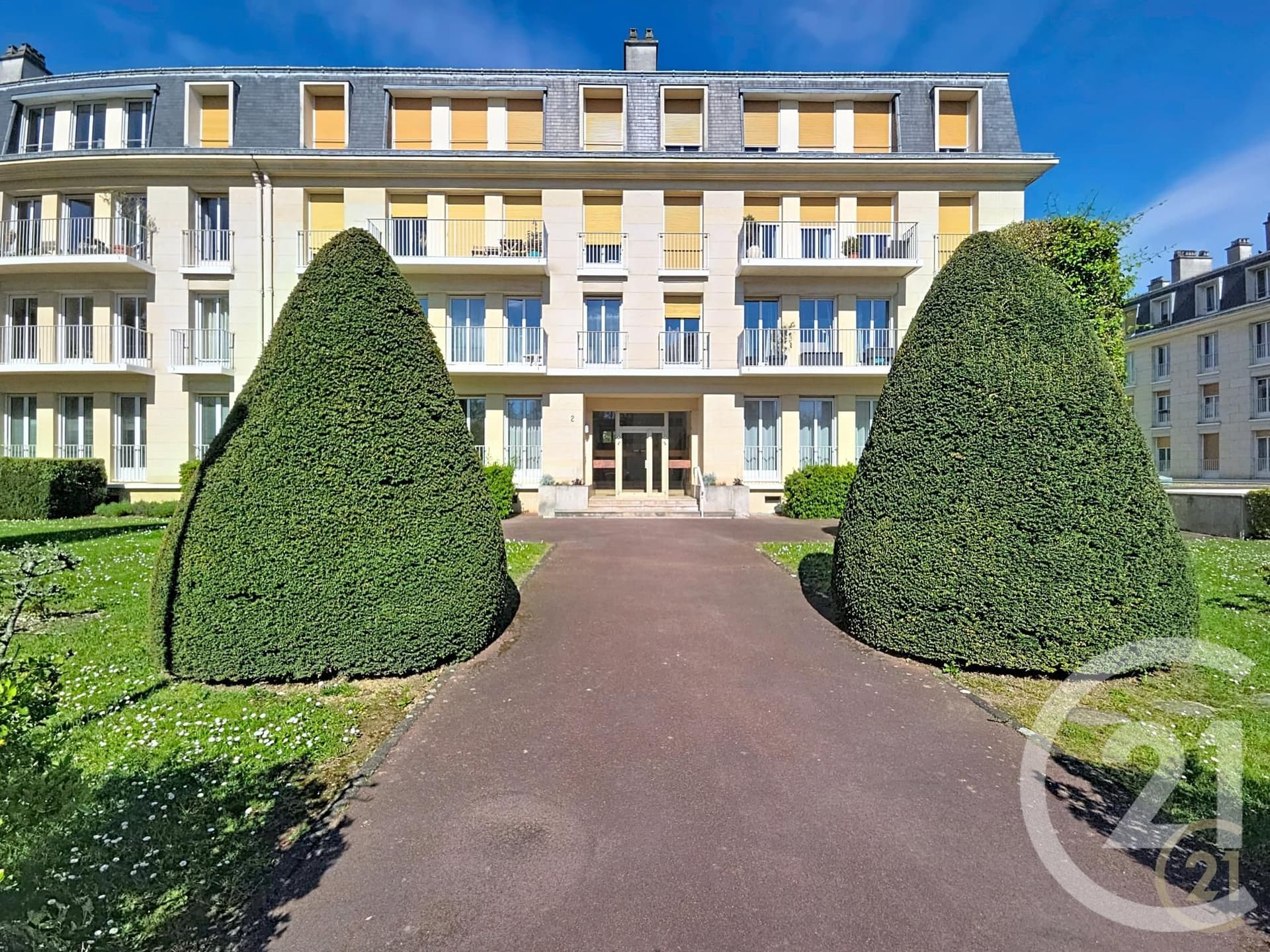 Appartement F2 à louer - 2 pièces - 56.77 m2 - COMPIEGNE
