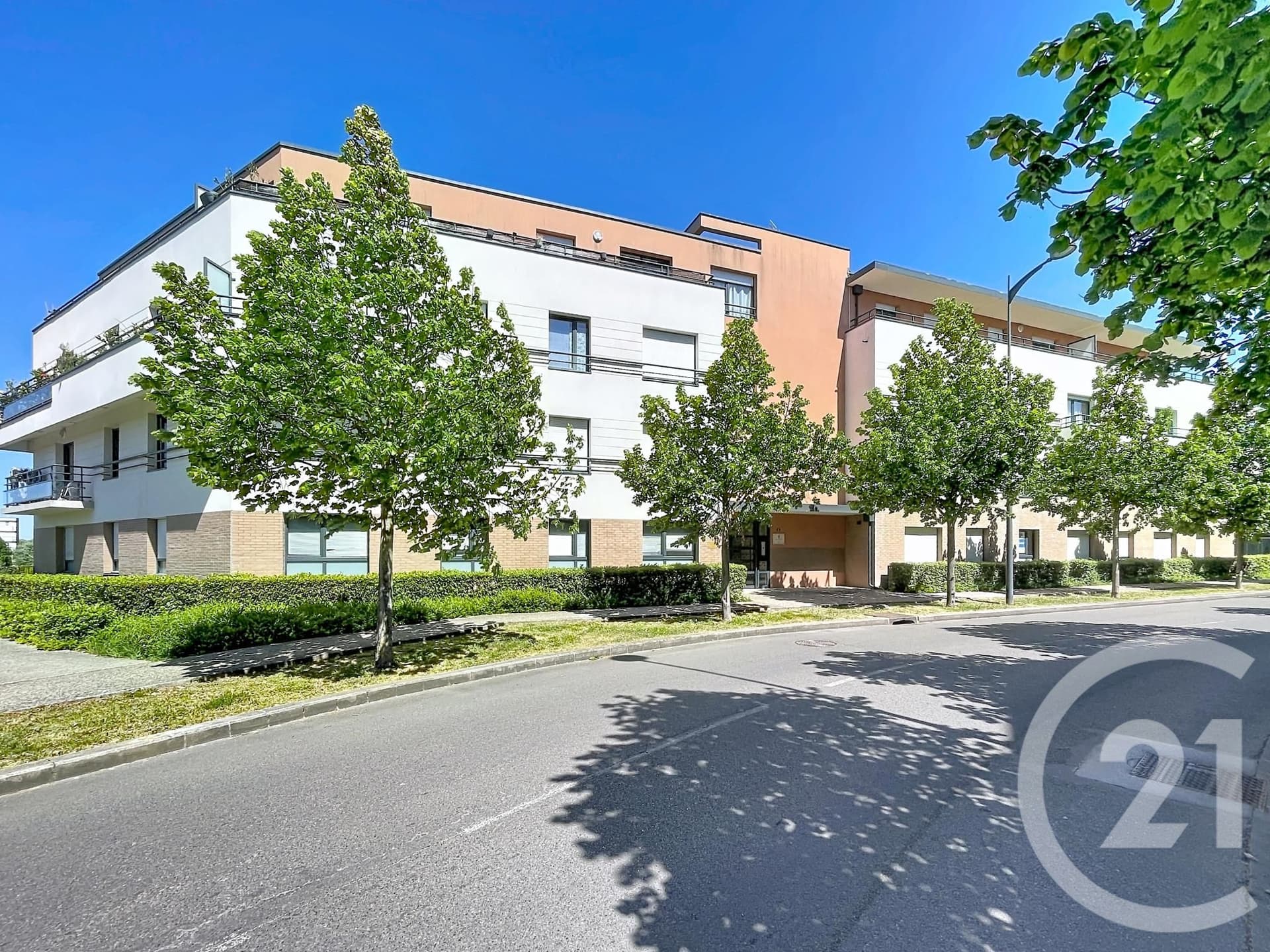 Appartement Local à vendre - 2 pièces - 54.33 m2 - COMPIEGNE