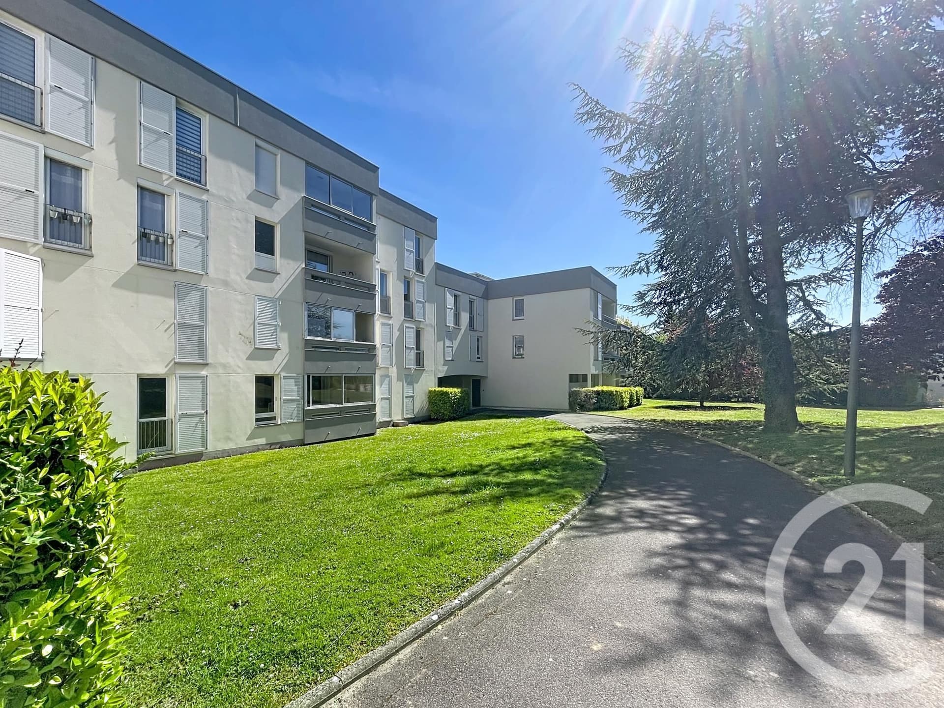 Appartement T3 à vendre - 3 pièces - 90.78 m2 - MARGNY LES COMPIEGNE