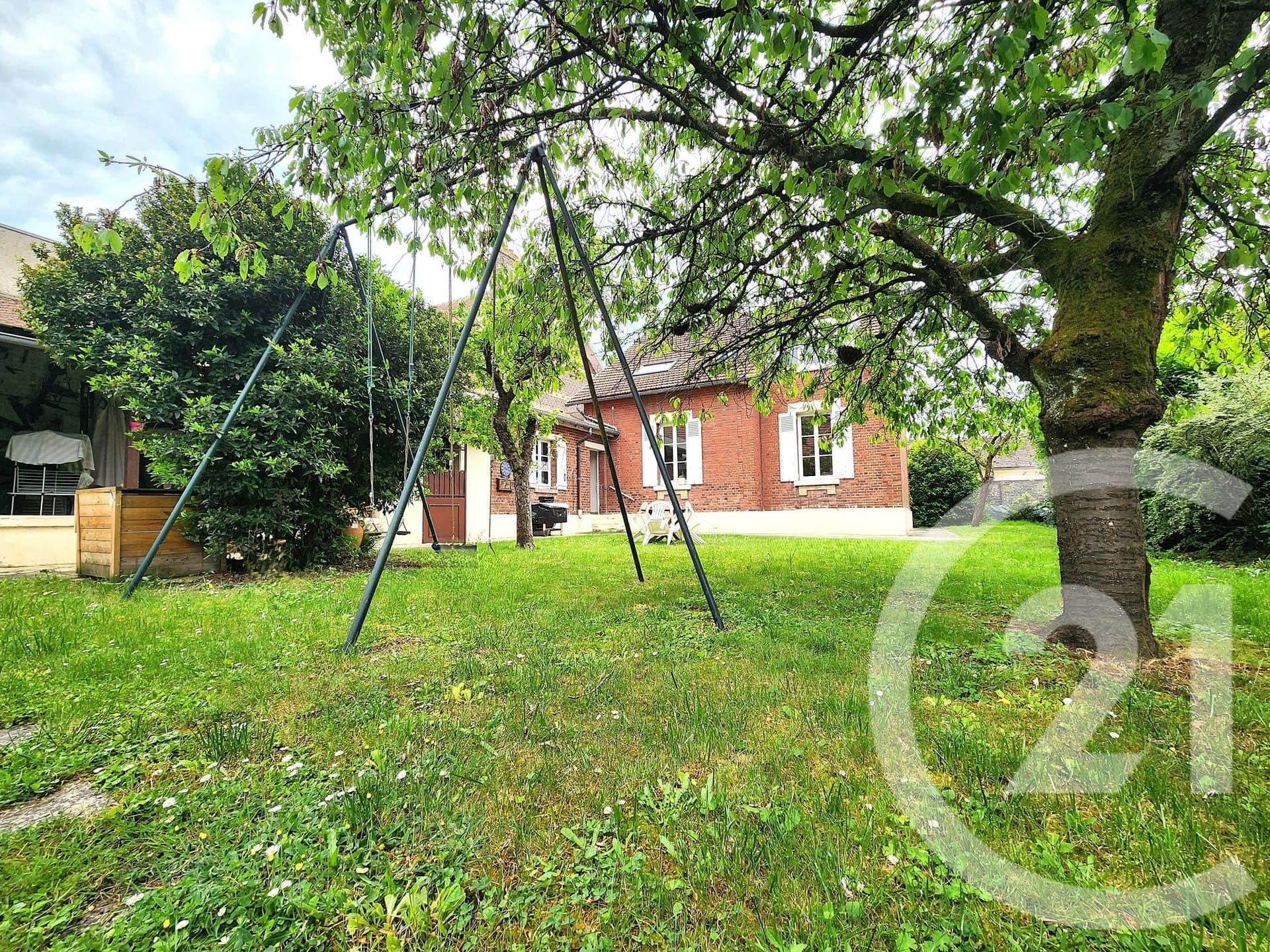 maison à vendre - 6 pièces - 145.0 m2 - COMPIEGNE