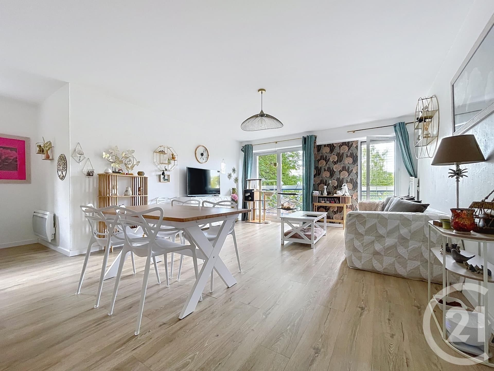 Appartement à vendre - 3 pièces - 77.63 m2 - COMPIEGNE