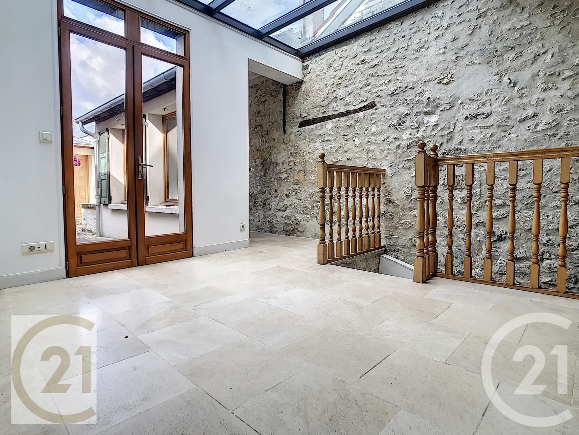 maison à louer - 8 pièces - 156.0 m2 - COMPIEGNE