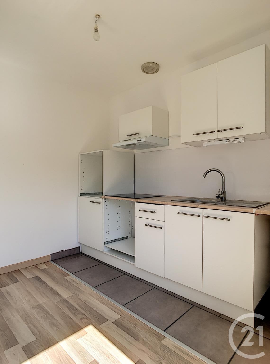 Appartement F2 à louer - 2 pièces - 37.0 m2 - VERBERIE