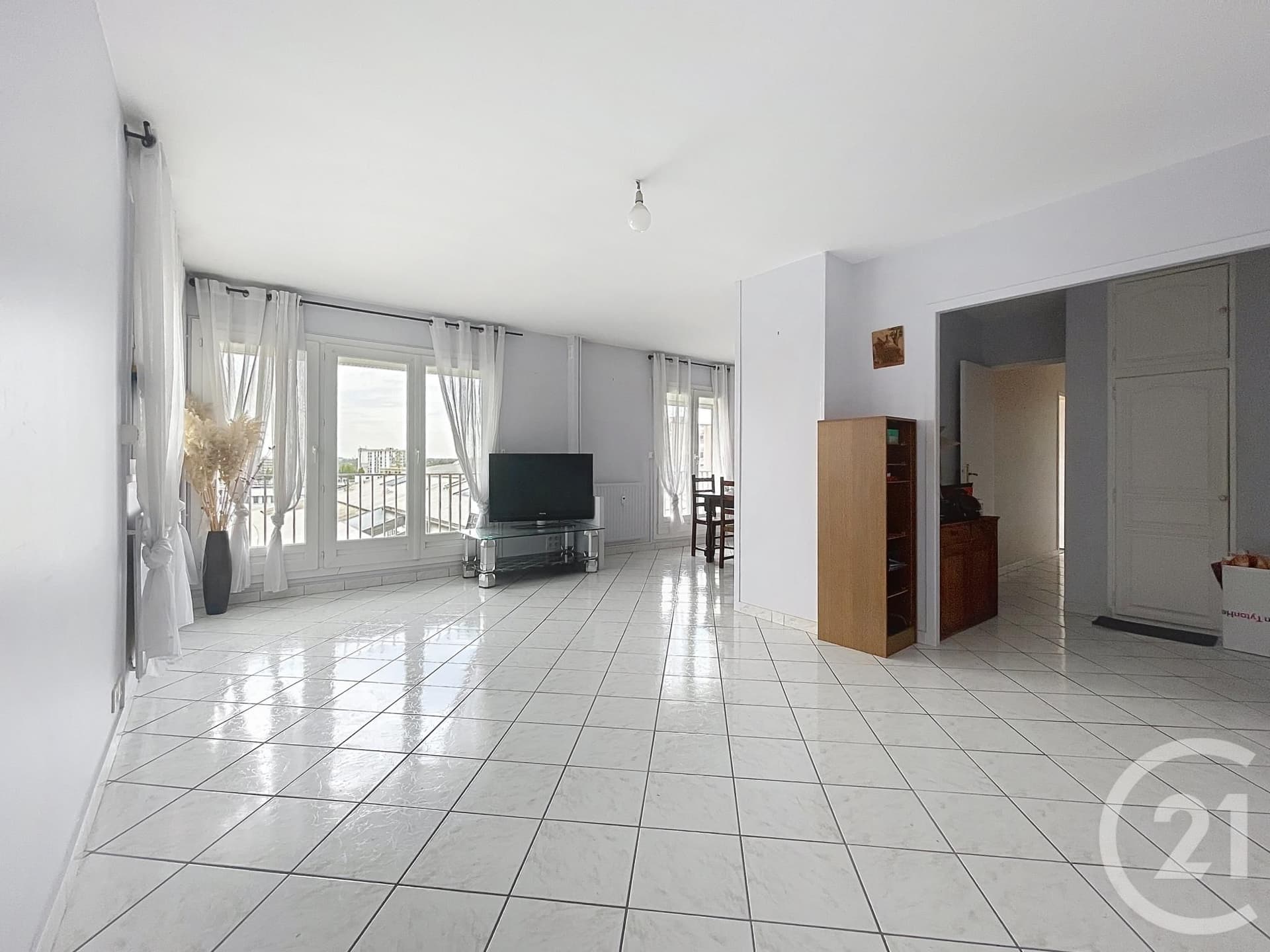 Appartement T4 à vendre - 4 pièces - 93.79 m2 - COMPIEGNE
