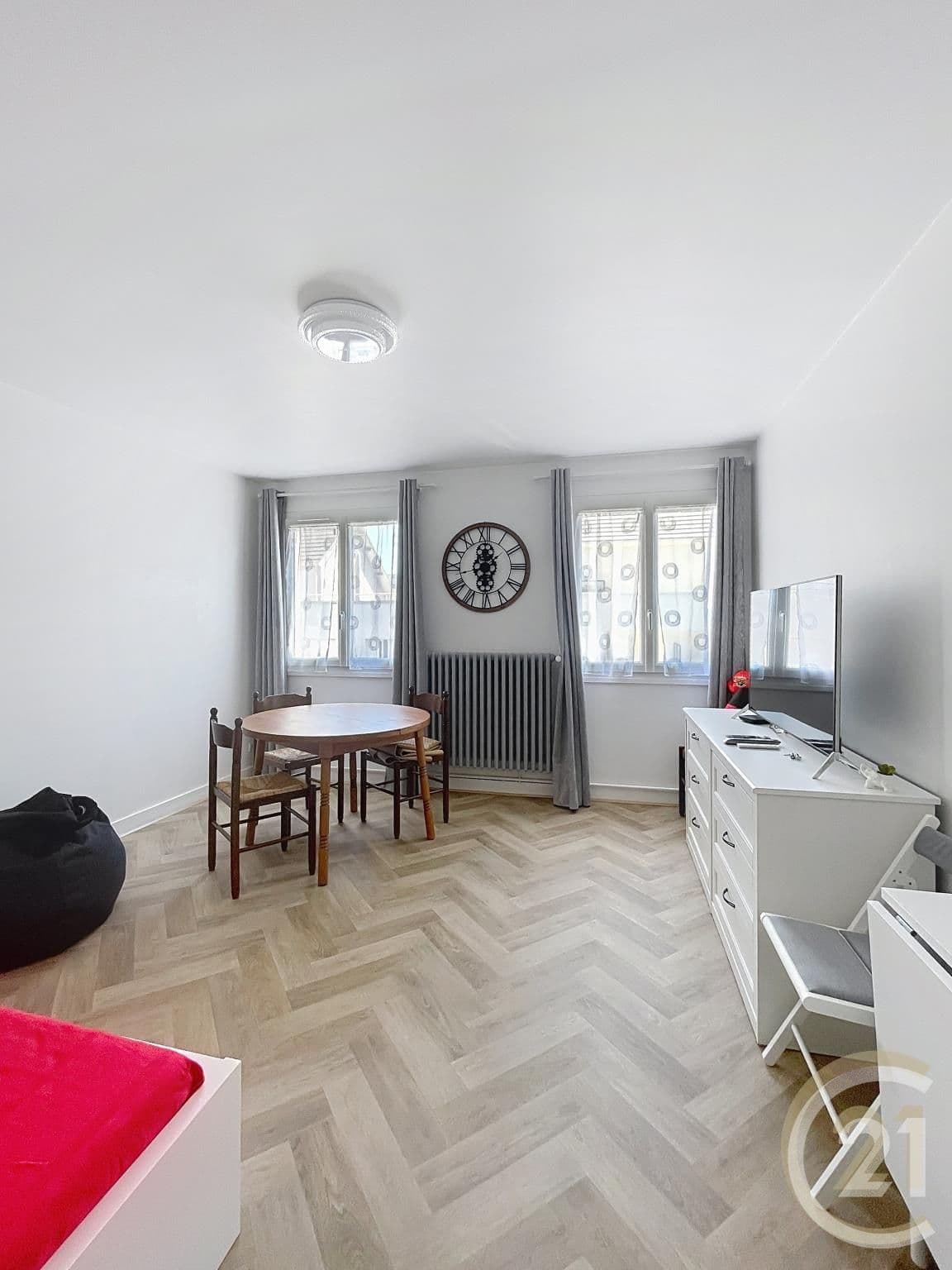 Appartement Chambre à louer - 1 pièce - 10.32 m2 - COMPIEGNE