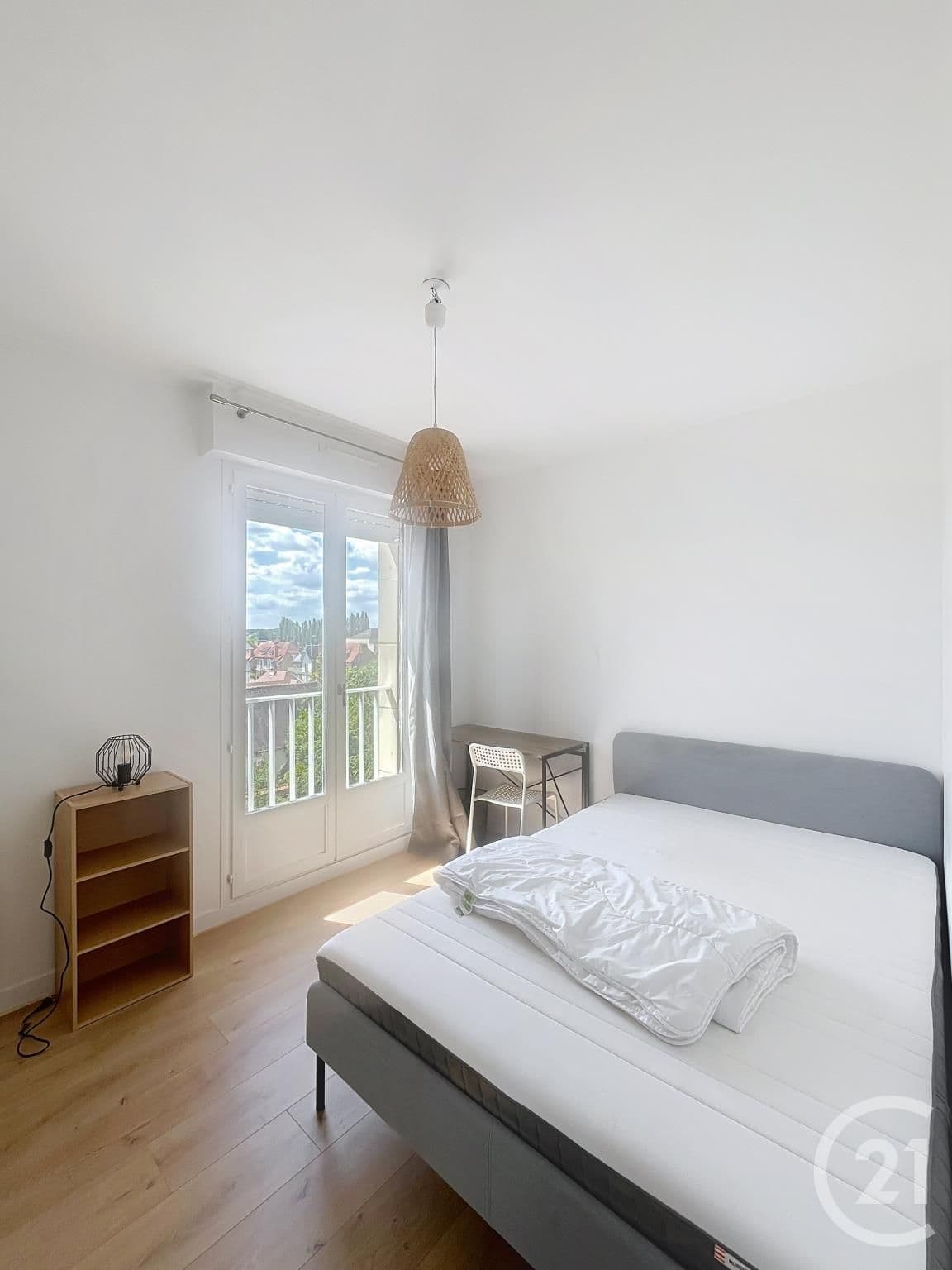 Appartement Chambre à louer - 1 pièce - 38.92 m2 - COMPIEGNE