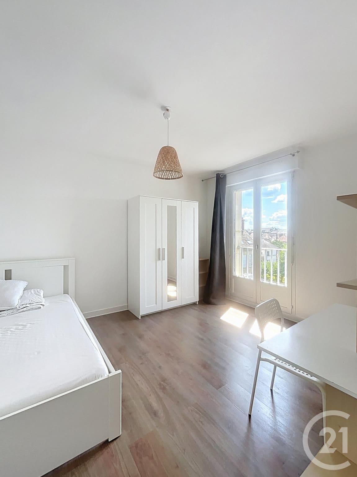 Appartement Chambre à louer - 1 pièce - 38.92 m2 - COMPIEGNE