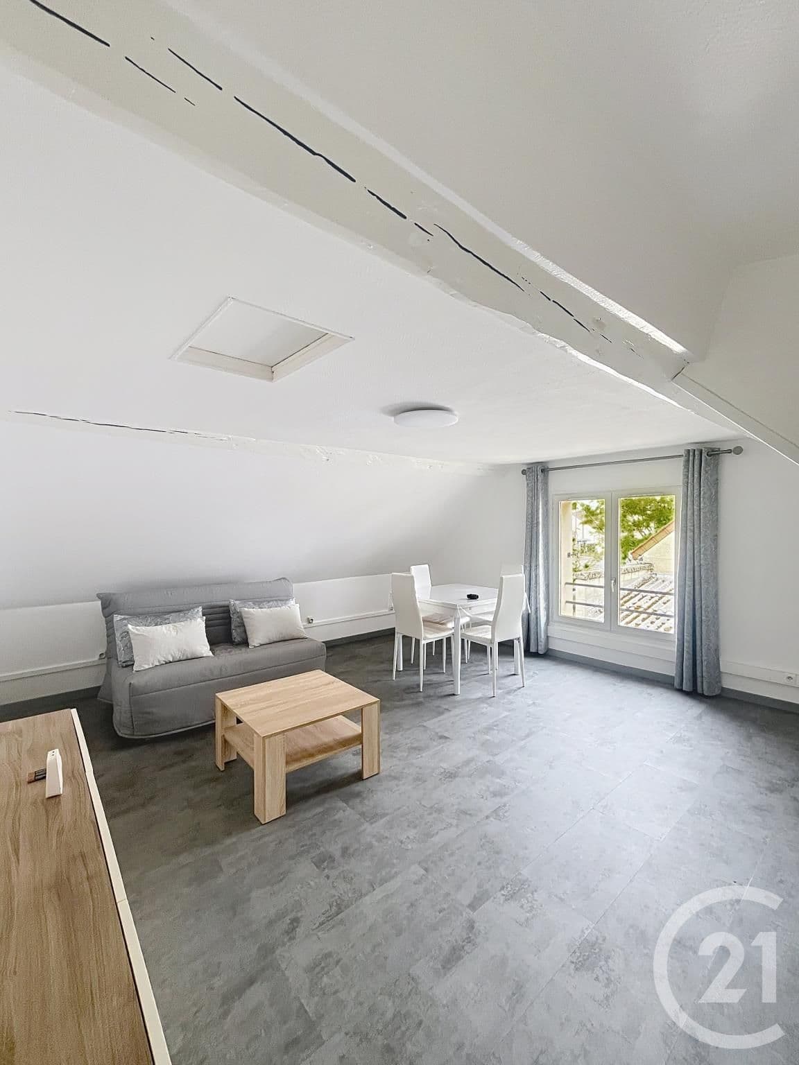 Appartement F1 à louer - 1 pièce - 36.0 m2 - LACROIX ST OUEN