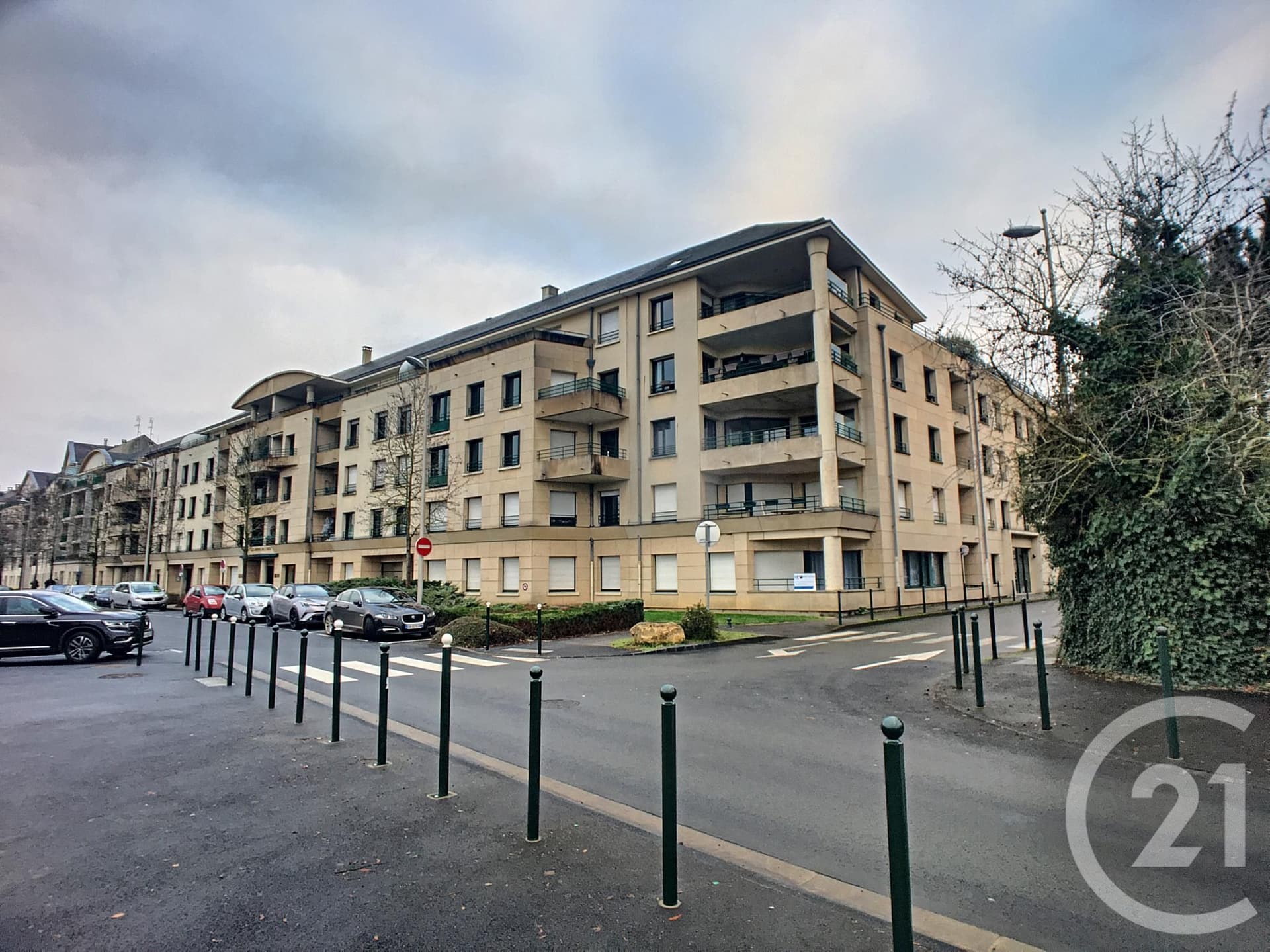 Appartement F3 à louer - 3 pièces - 64.0 m2 - COMPIEGNE