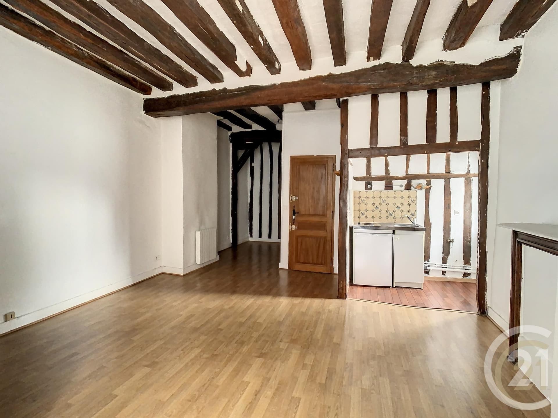 Appartement F1 à louer - 1 pièce - 29.59 m2 - COMPIEGNE