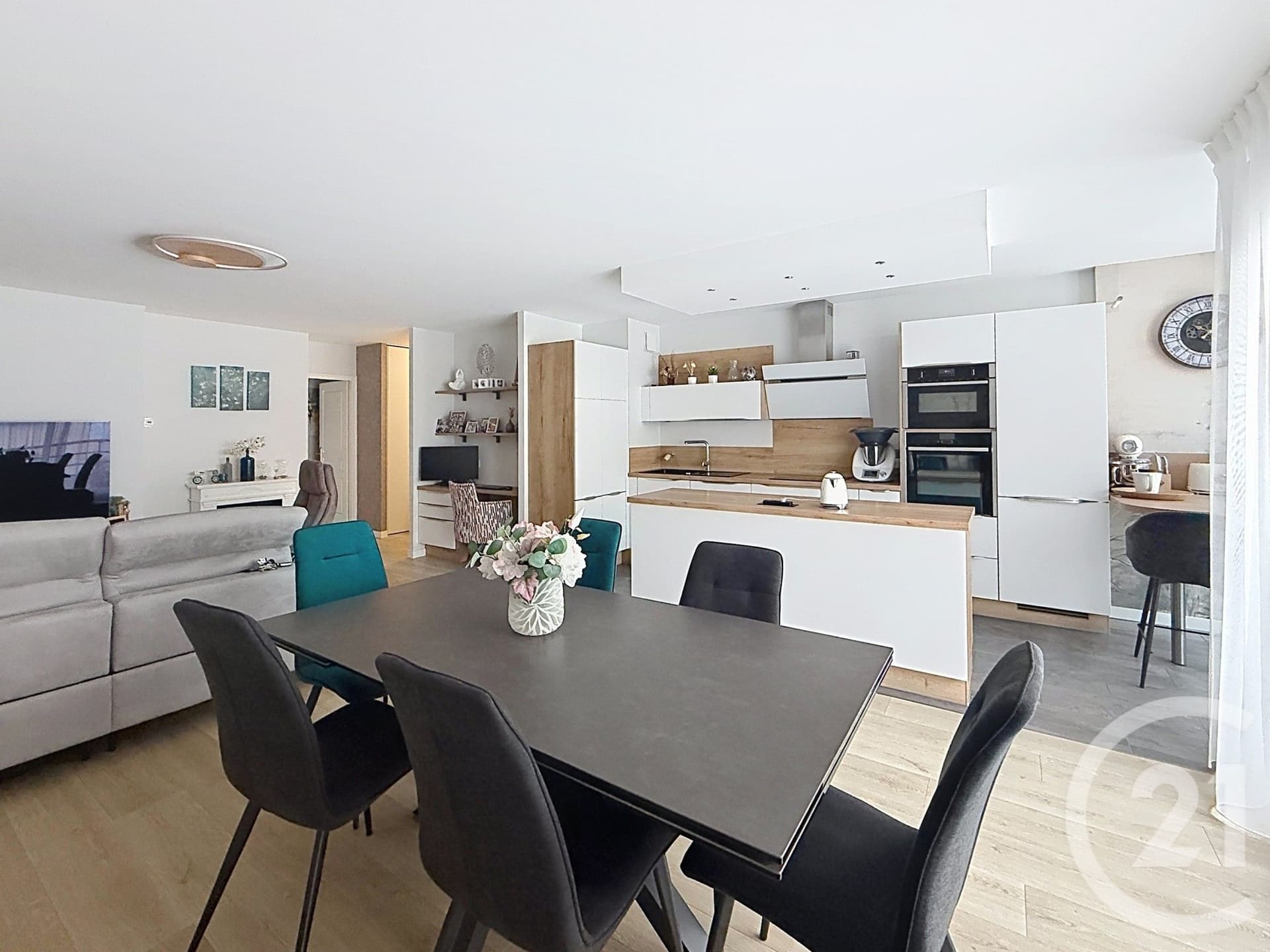 Appartement F3 à vendre - 3 pièces - 77.12 m2 - COMPIEGNE