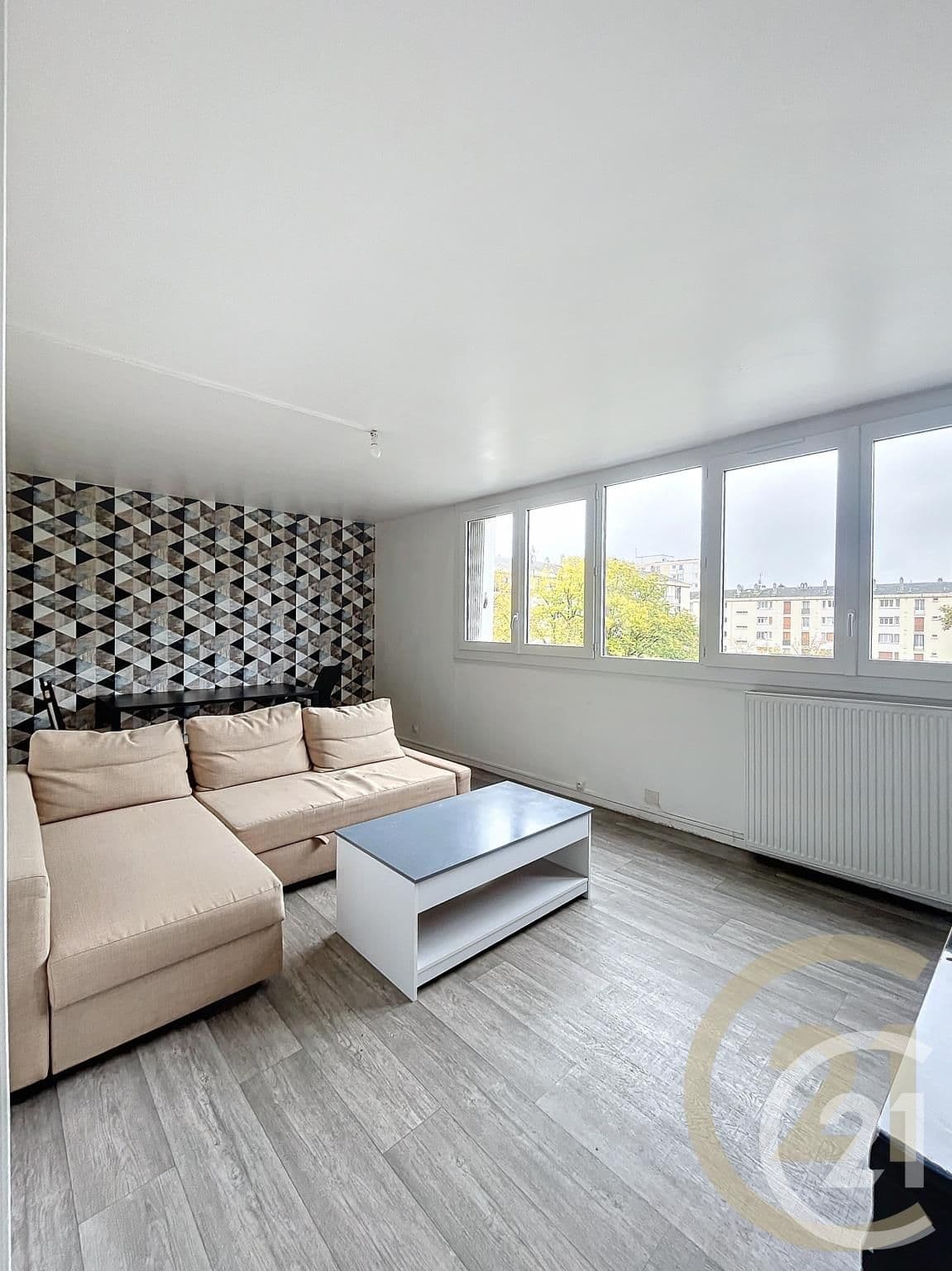 Appartement F2 à louer - 2 pièces - 49.0 m2 - COMPIEGNE