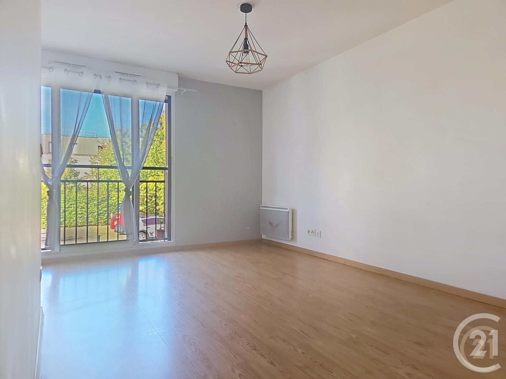 Appartement F1 à louer - 1 pièce - 27.68 m2 - COMPIEGNE