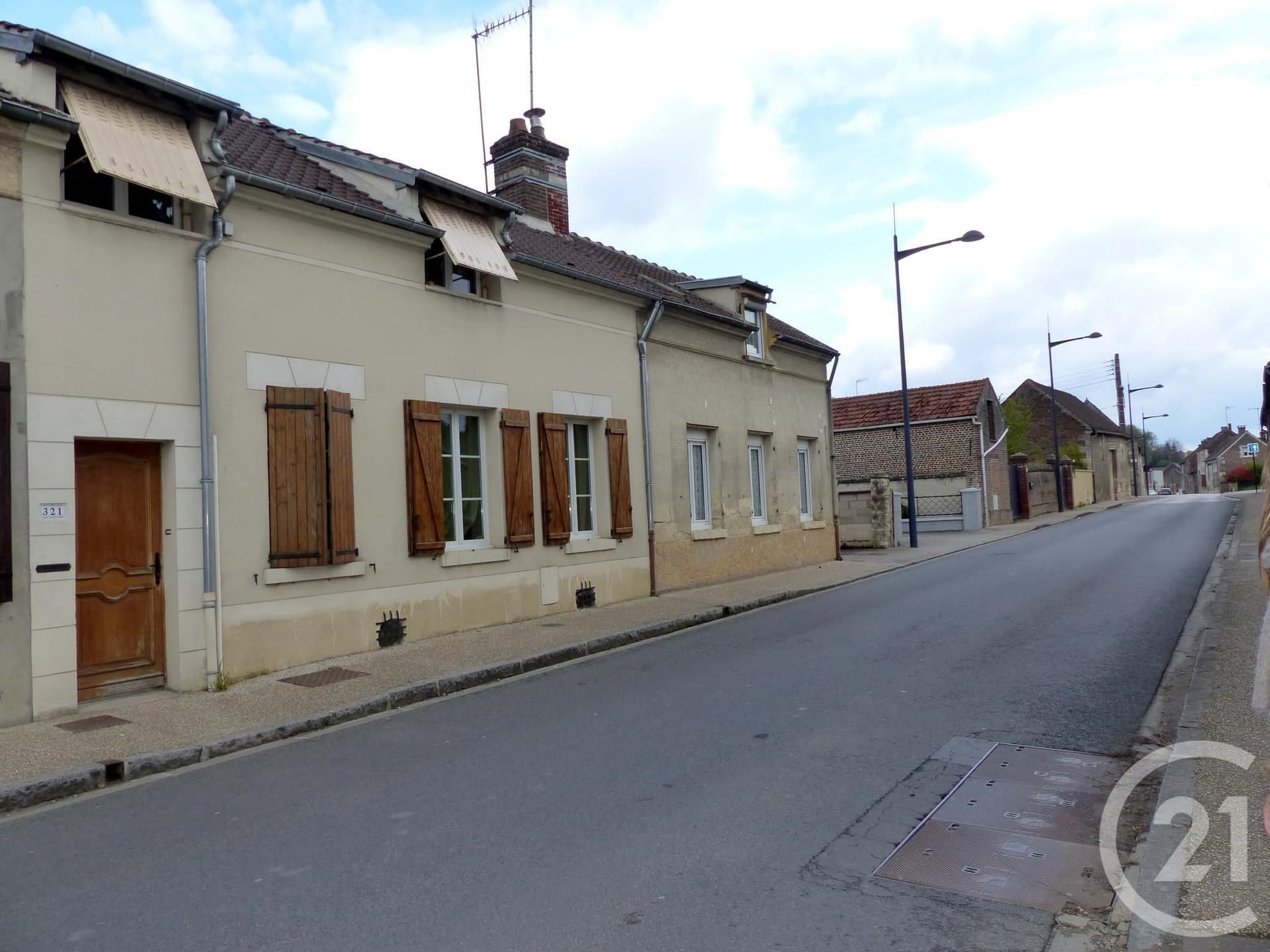 maison à louer - 5 pièces - 102.3 m2 - JAUX