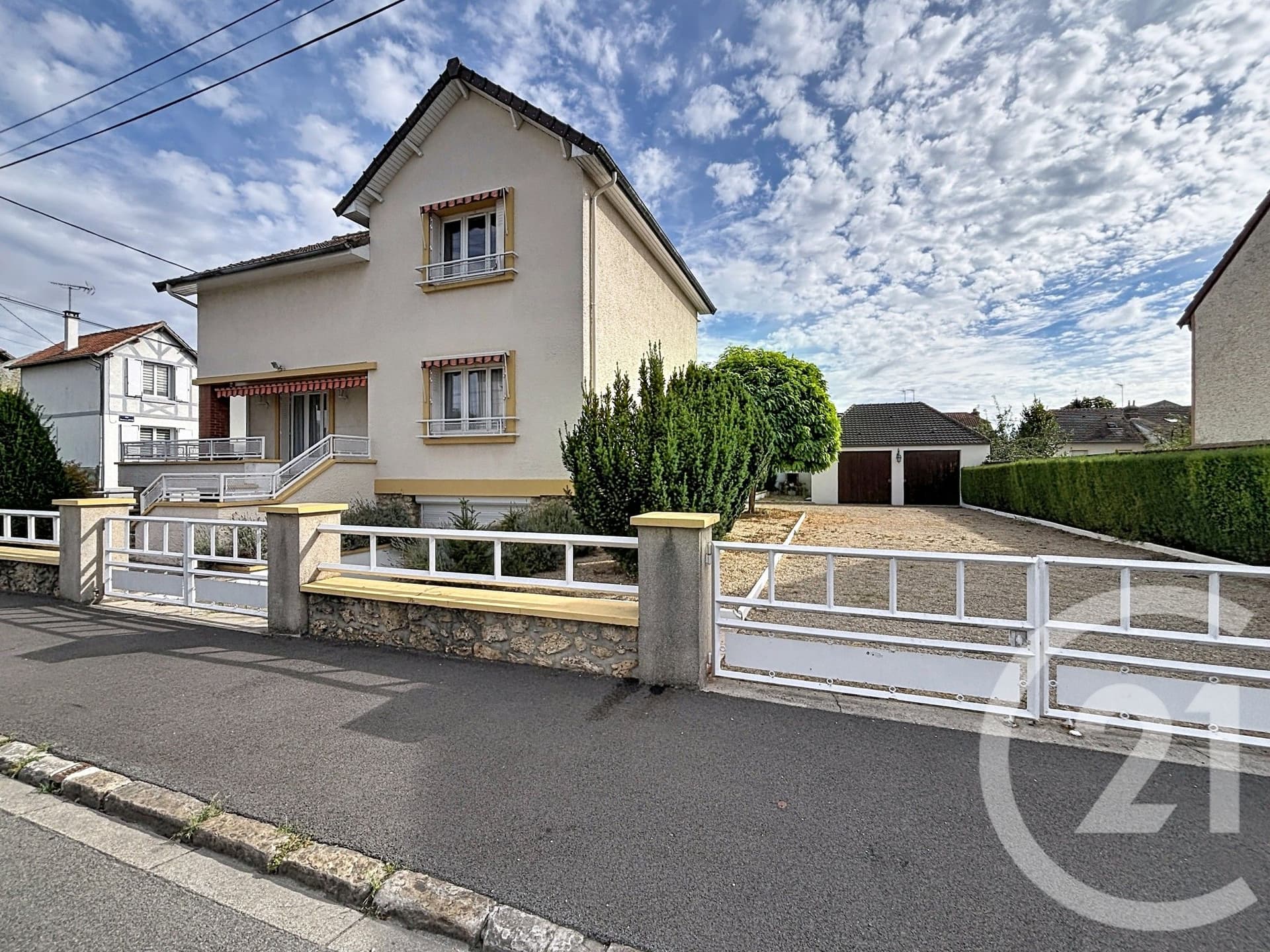 maison à vendre - 7 pièces - 145.78 m2 - MARGNY LES COMPIEGNE