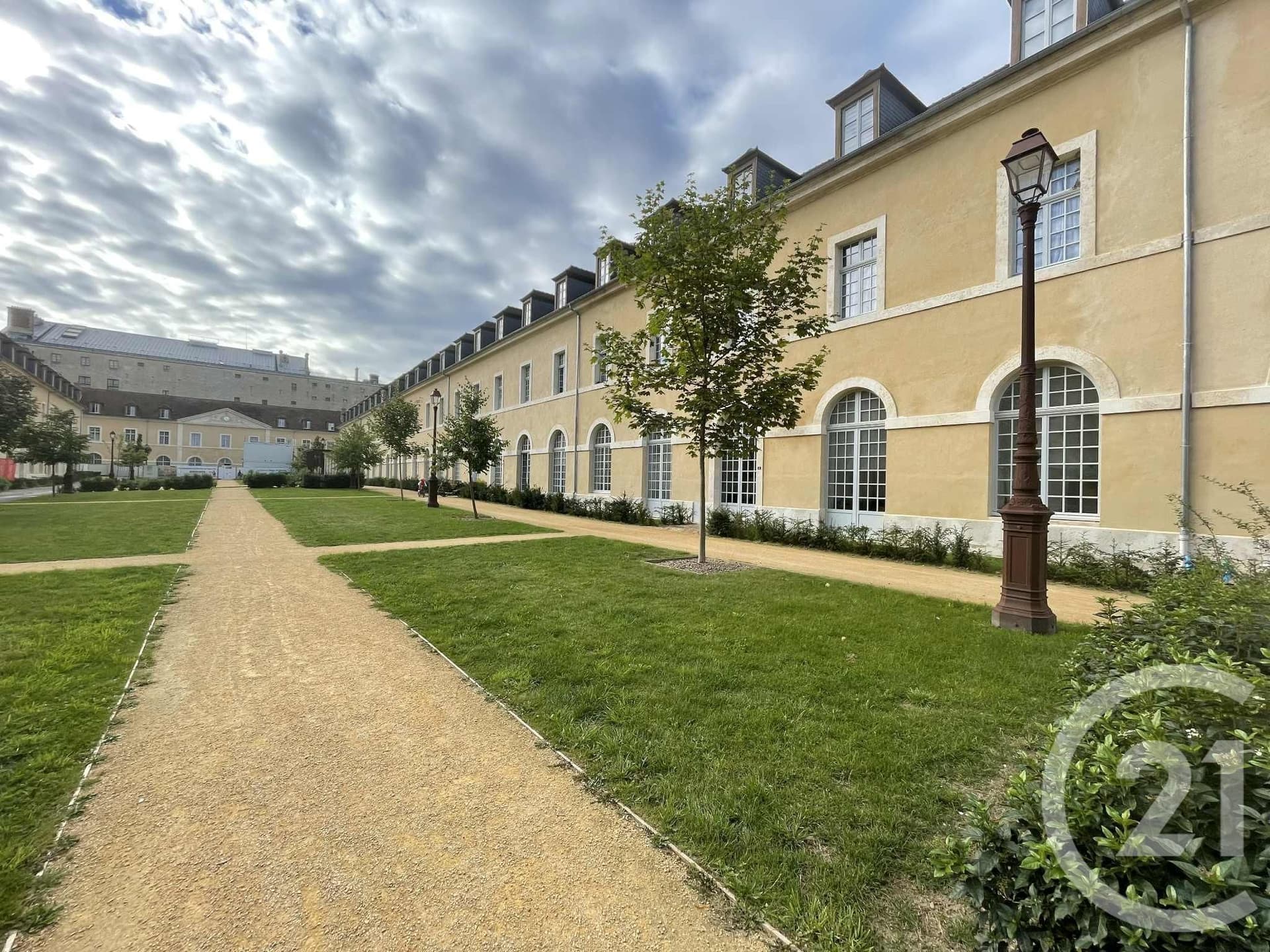 Appartement F3 à louer - 3 pièces - 75.4 m2 - COMPIEGNE