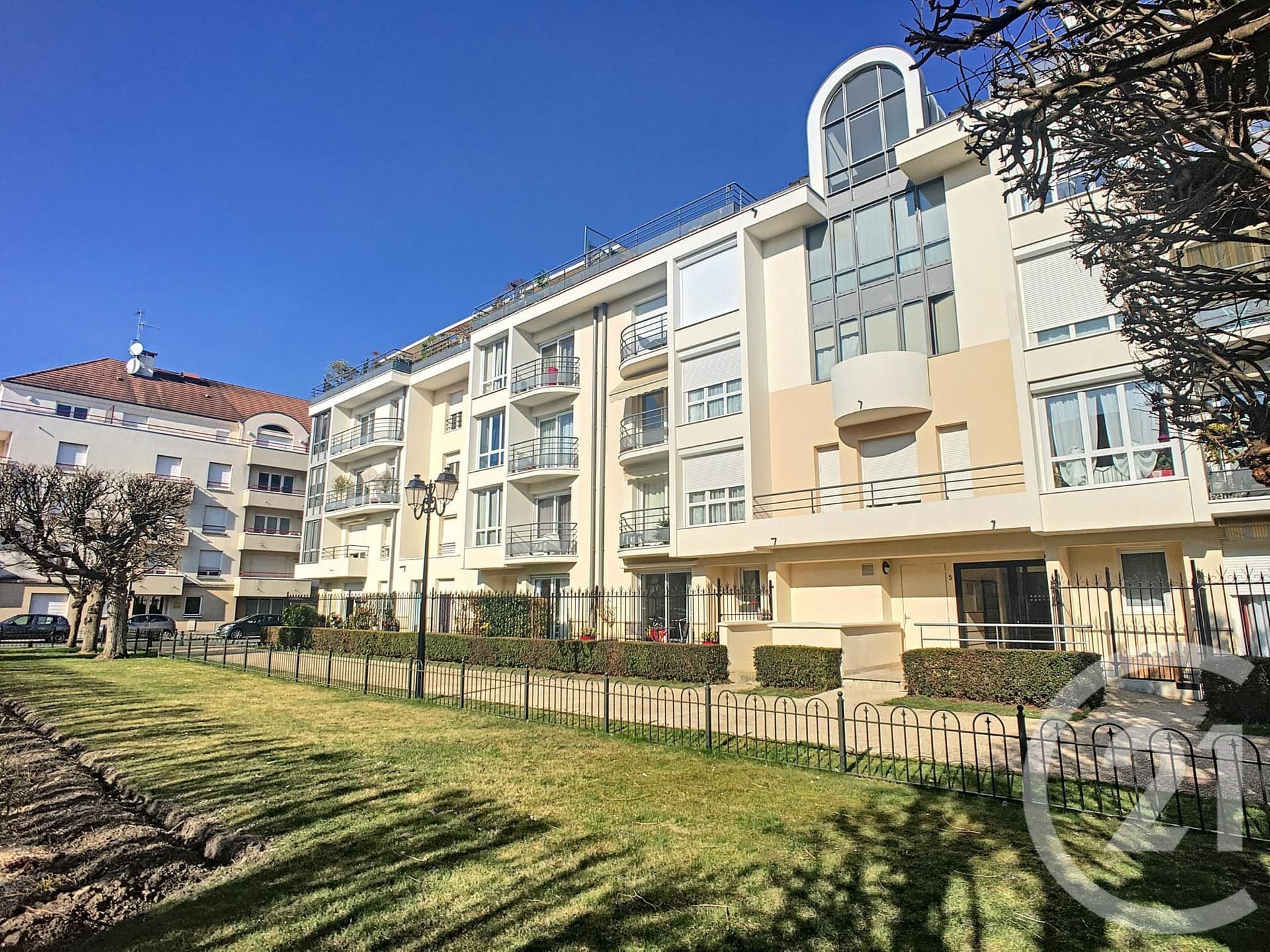 Appartement F1 à louer - 1 pièce - 29.7 m2 - COMPIEGNE