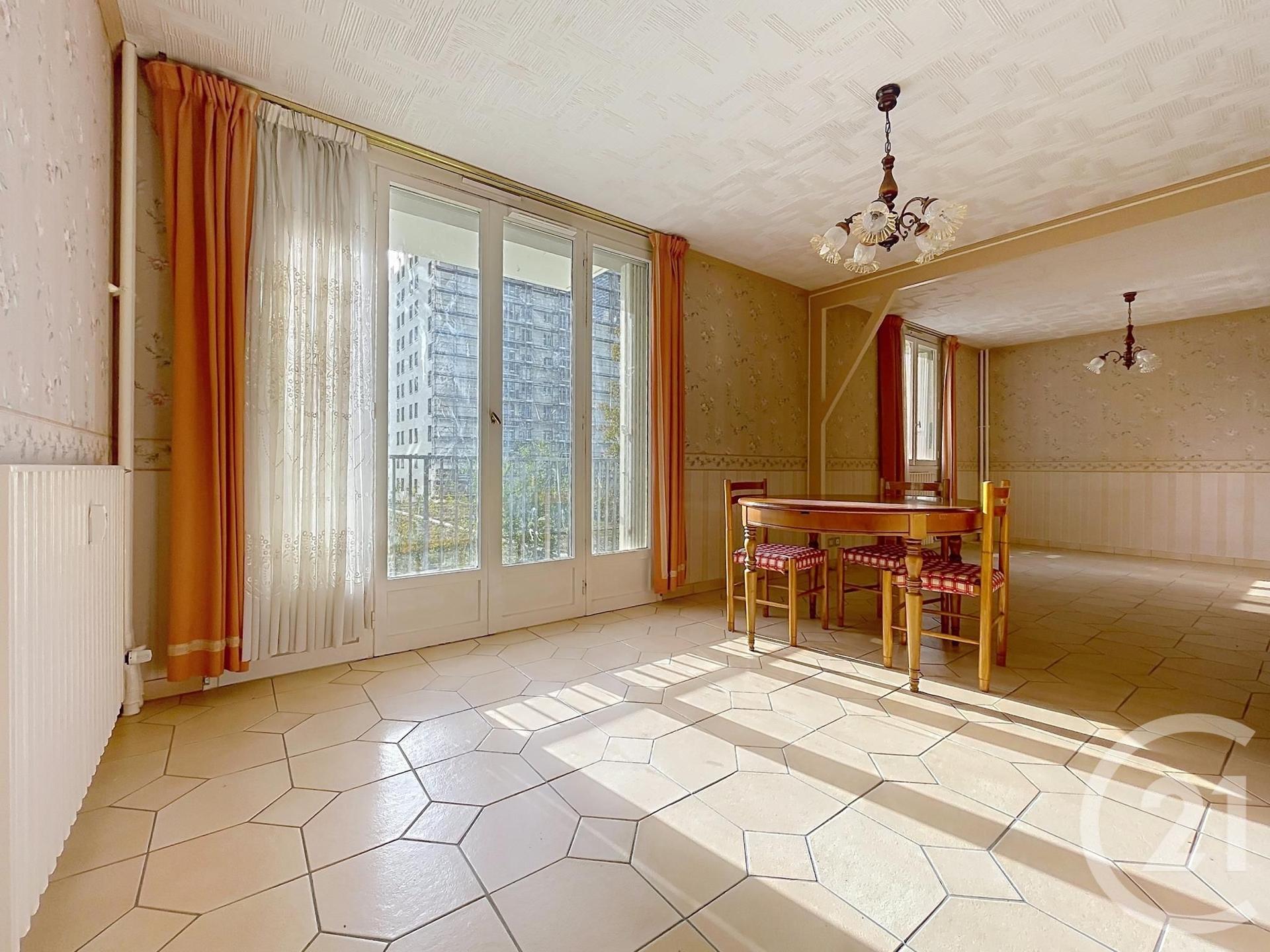 Appartement T3 à vendre - 3 pièces - 83.11 m2 - COMPIEGNE